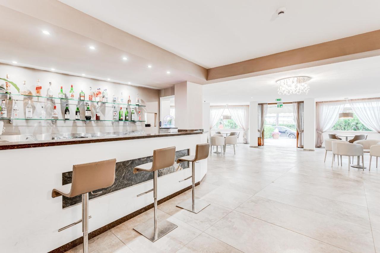 Hotel Schiller Cervia Eksteriør billede