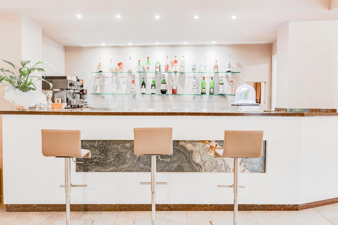 Hotel Schiller Cervia Eksteriør billede