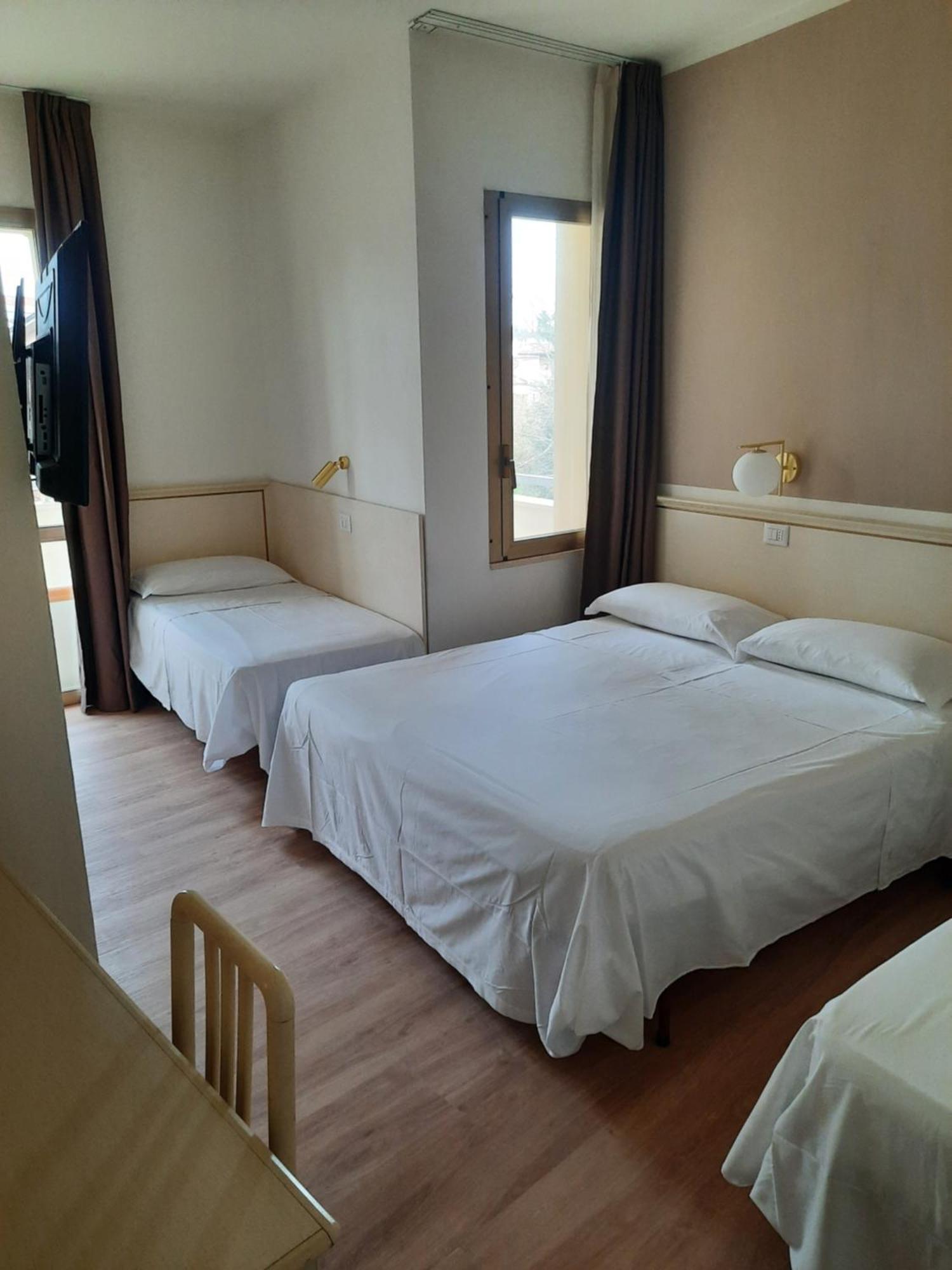 Hotel Schiller Cervia Eksteriør billede