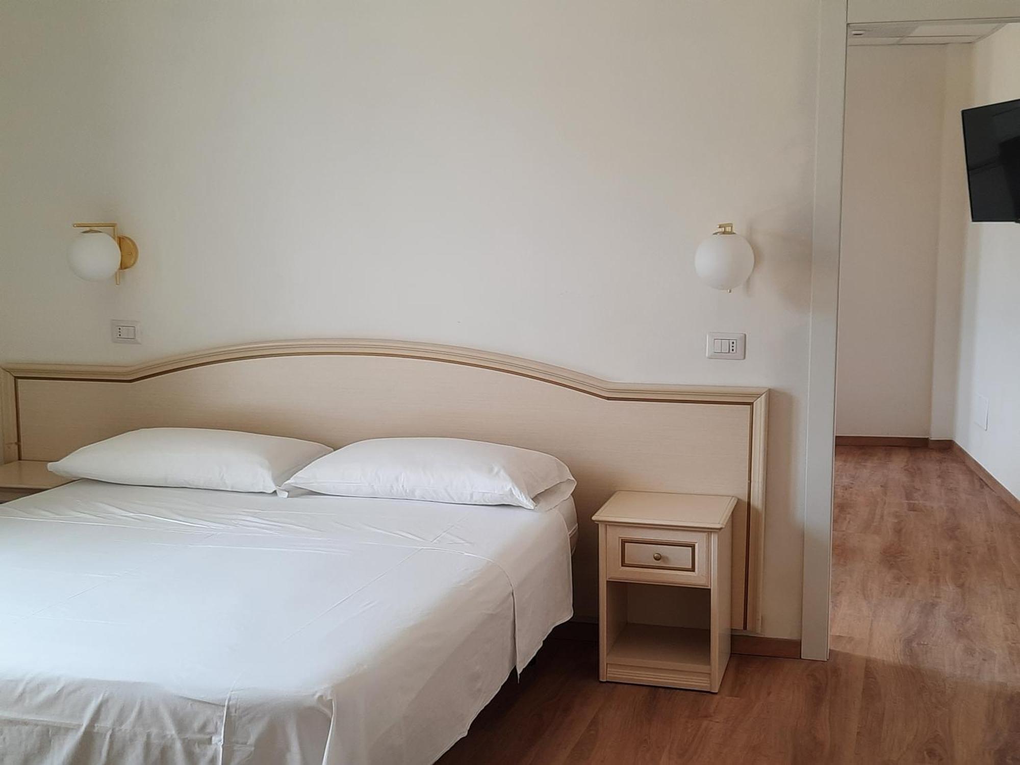 Hotel Schiller Cervia Eksteriør billede