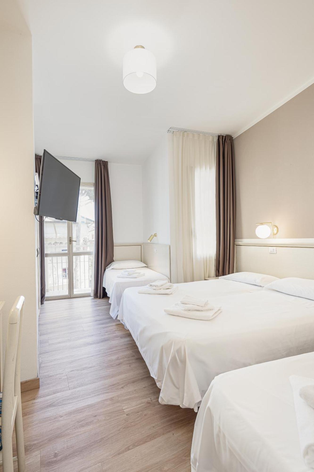 Hotel Schiller Cervia Eksteriør billede